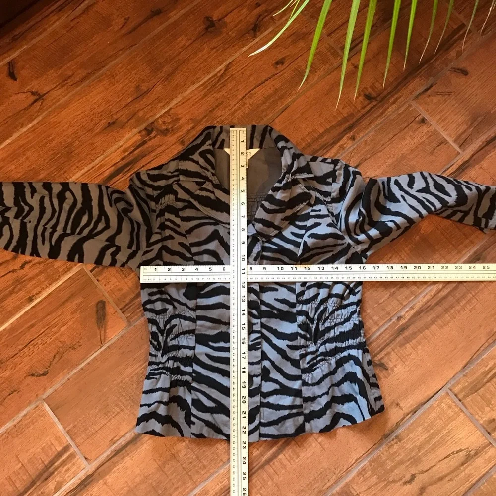 Allison Taylor Size M 3‎ Button Jacket Zebra #2170